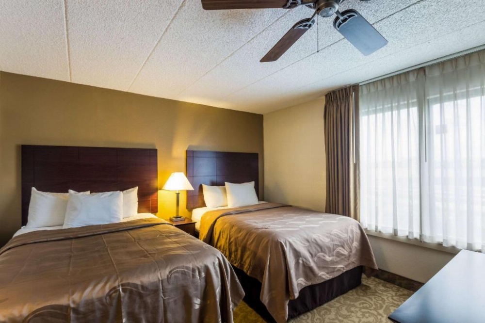 Quality Suites Milwaukee Airport Image 10