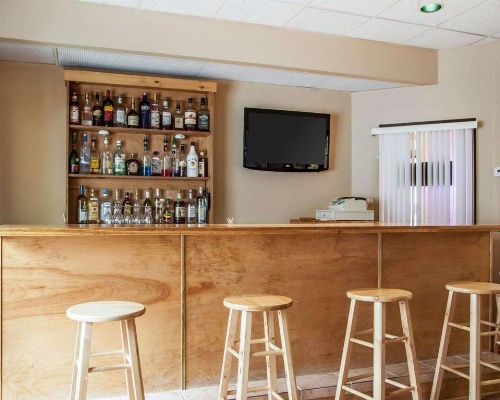 Quality Suites Milwaukee Airport image 20