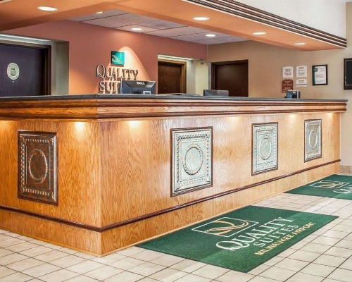 Quality Suites Milwaukee Airport image 29