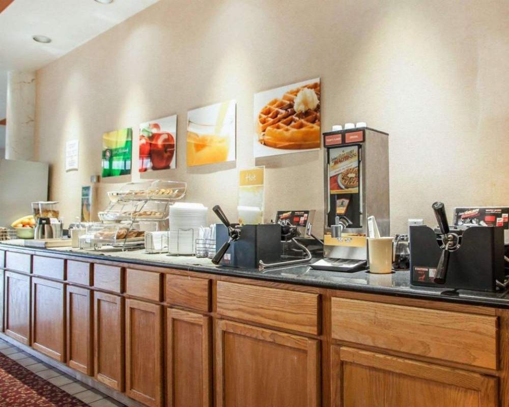 Quality Suites Milwaukee Airport Image 32