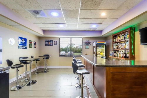 Quality Suites Milwaukee Airport image 34