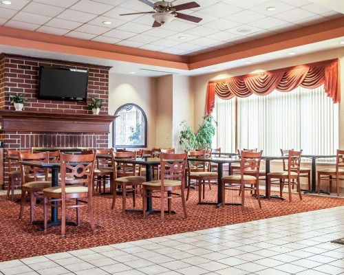 Quality Suites Milwaukee Airport image 35
