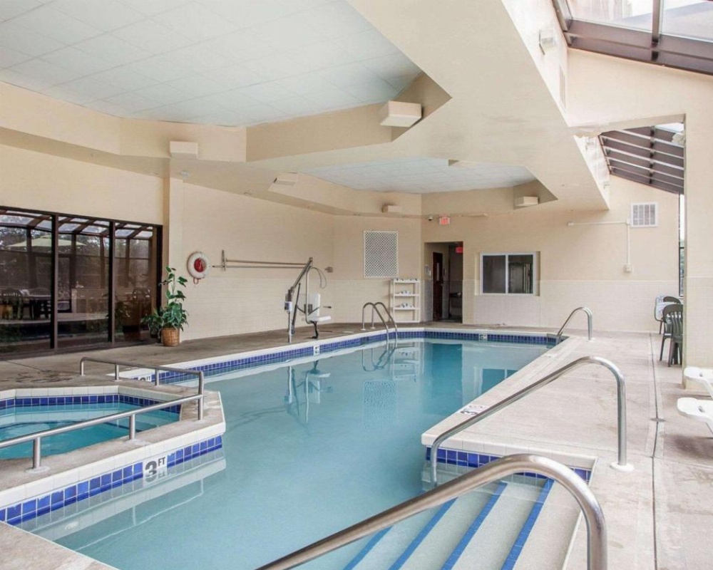 Quality Suites Milwaukee Airport Image 37