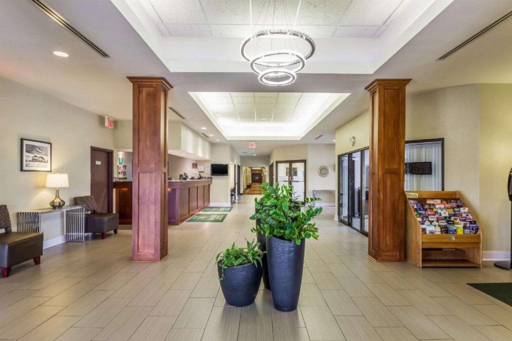 Quality Suites Milwaukee Airport Image 42