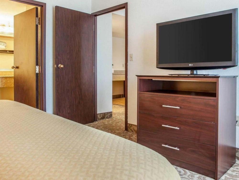 Quality Suites Milwaukee Airport Image 45